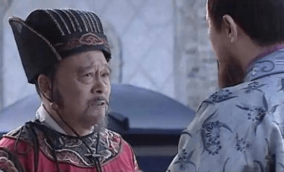 在嘉靖生前曲意逢迎,在嘉靖死后,拟订的嘉靖遗诏却把嘉靖说的一无是处