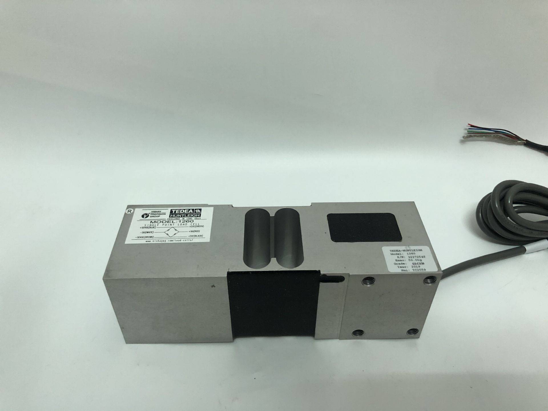 计量组织规定,传感器的误差带δ占衡器误差带Δ的70%.