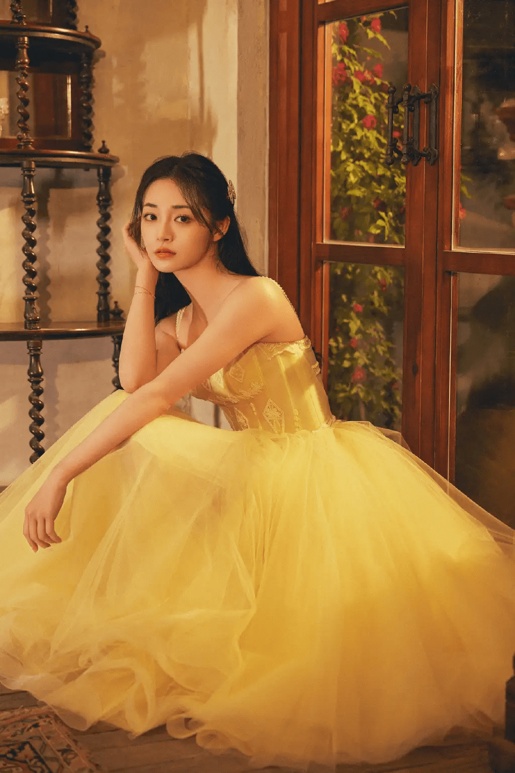 周洁琼吊带纱裙恬静优雅繁简之间灵动飘逸