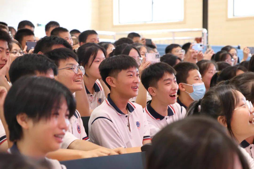 夏至别离仲夏逐光秦都英才学校2022届初三致青春向未来毕业典礼