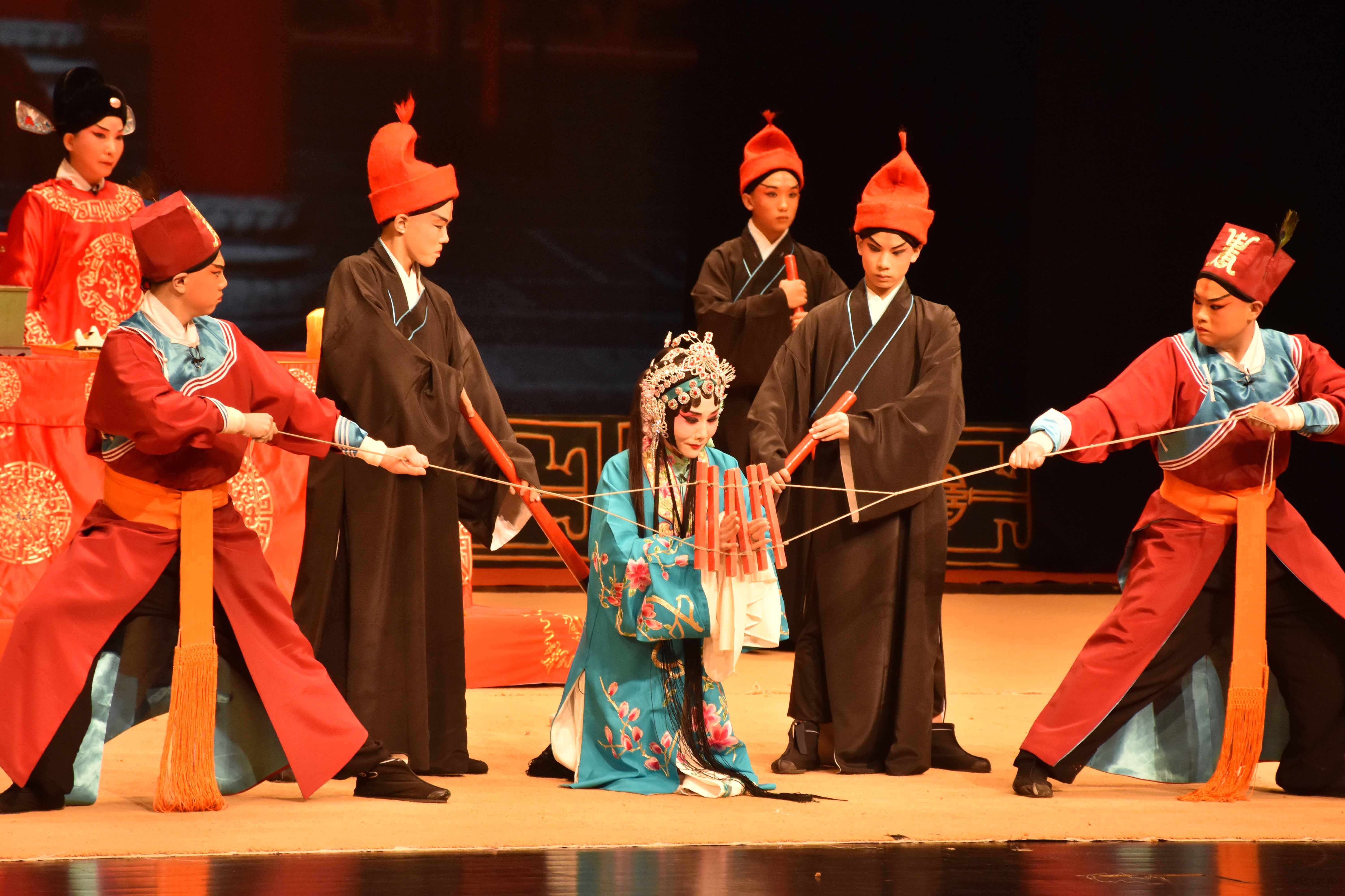 都是经过反复推敲,认真排练,精心设计的,正因如此,才能有河北梆子经典