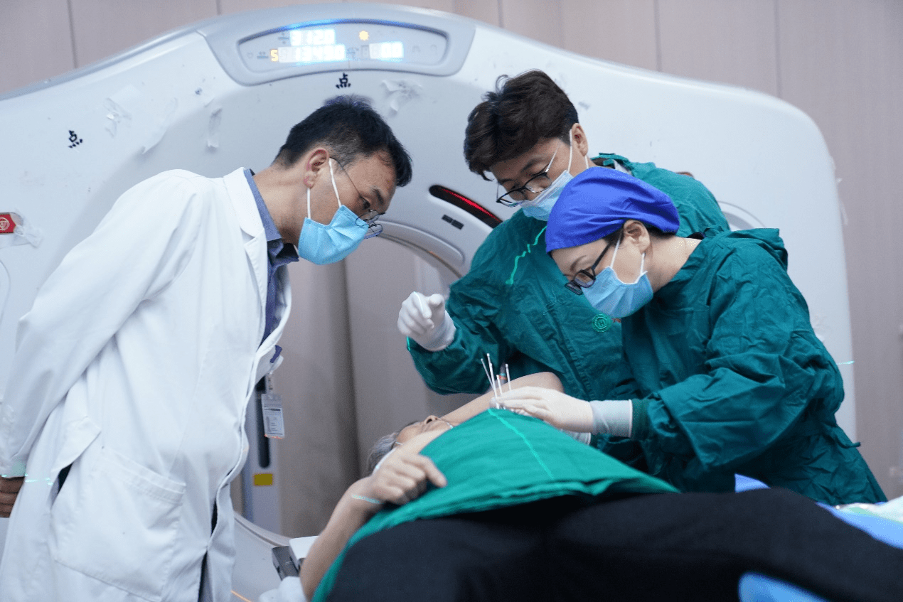 天津首例天肿团队成功为高龄乳腺癌晚期患者开展3d打印精准插植放疗