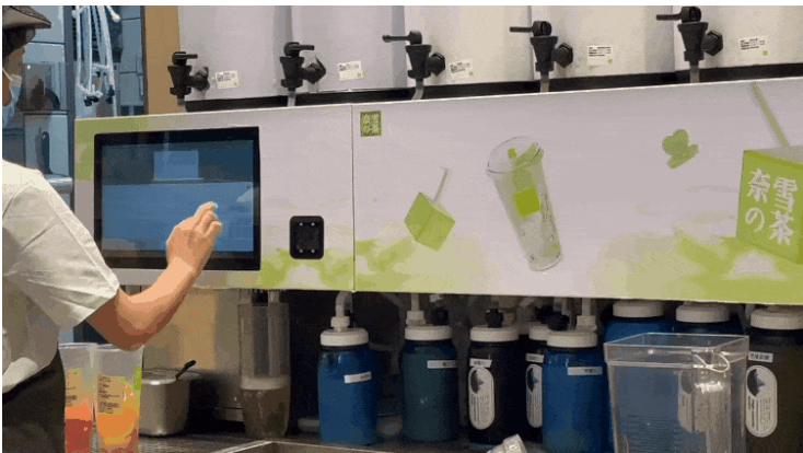 10秒出一杯,奈雪"自动奶茶机"背后的餐饮"新战事"_门店_消费力_产品