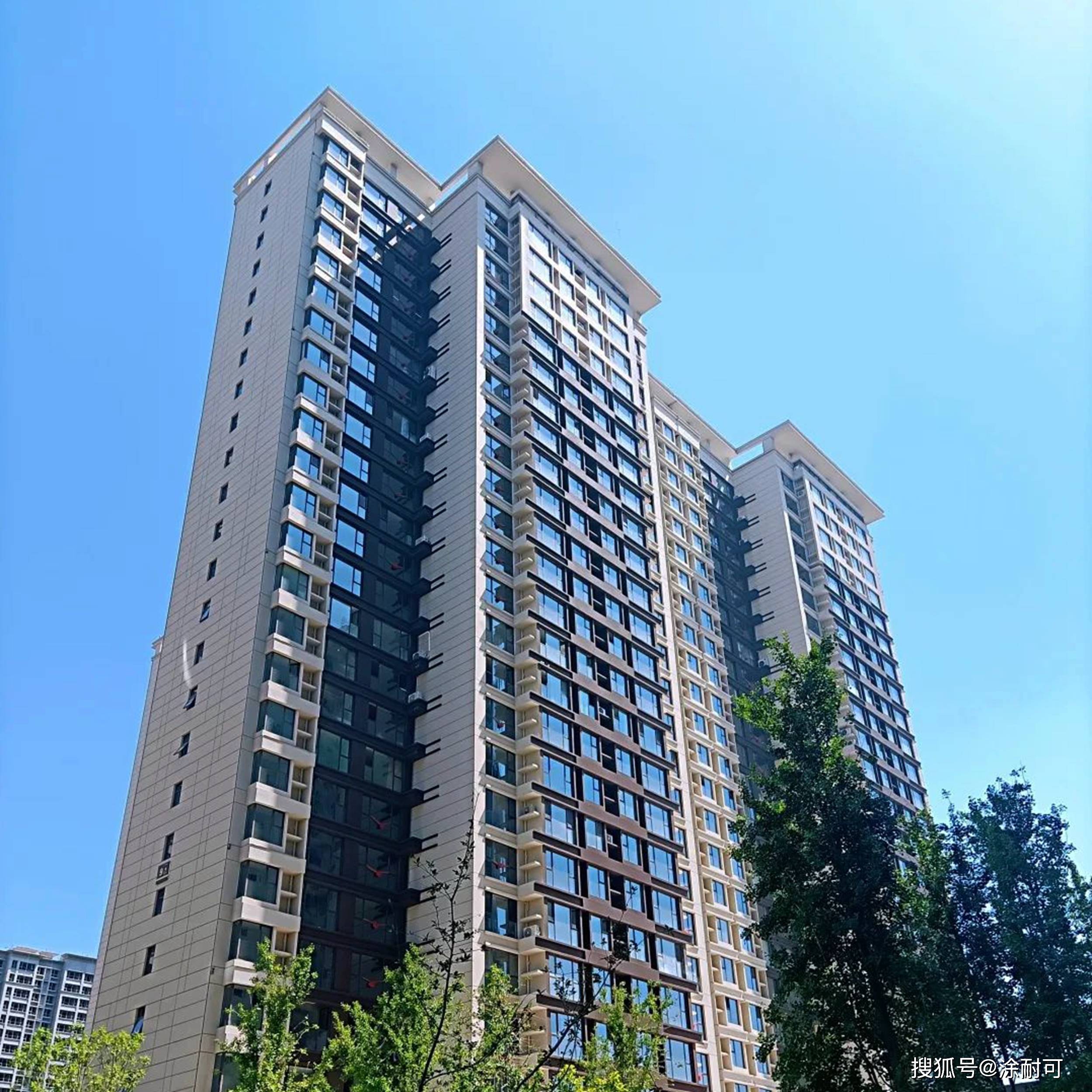 涂耐可晶彩石助力博丰九玺台成为三门峡市一道靓丽的风景线