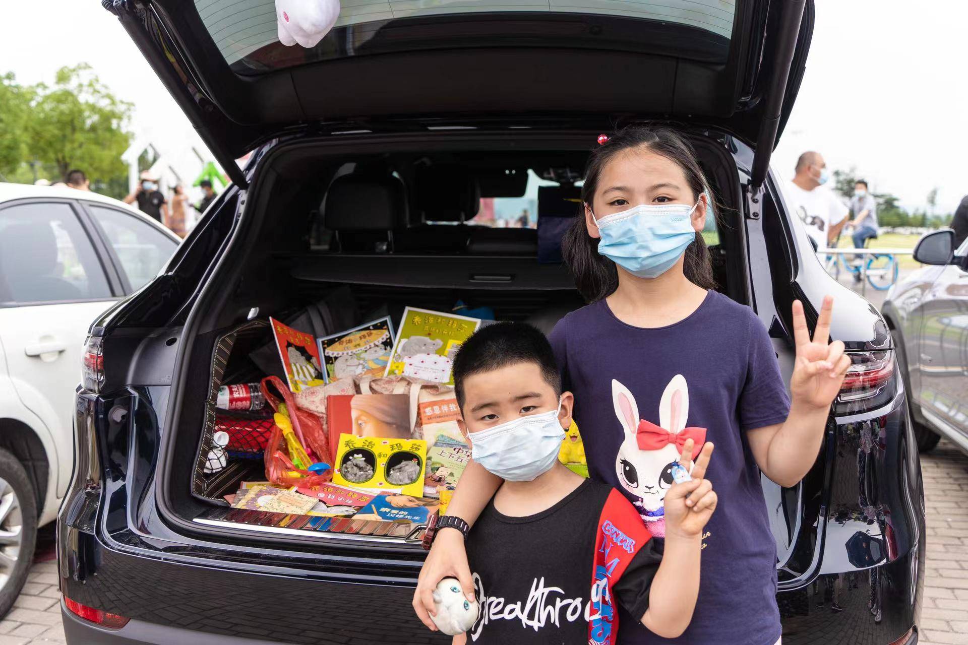 夏"邺"书香浸染城市 精彩纷呈汽车后备箱图书市集亮相南京河西_活动