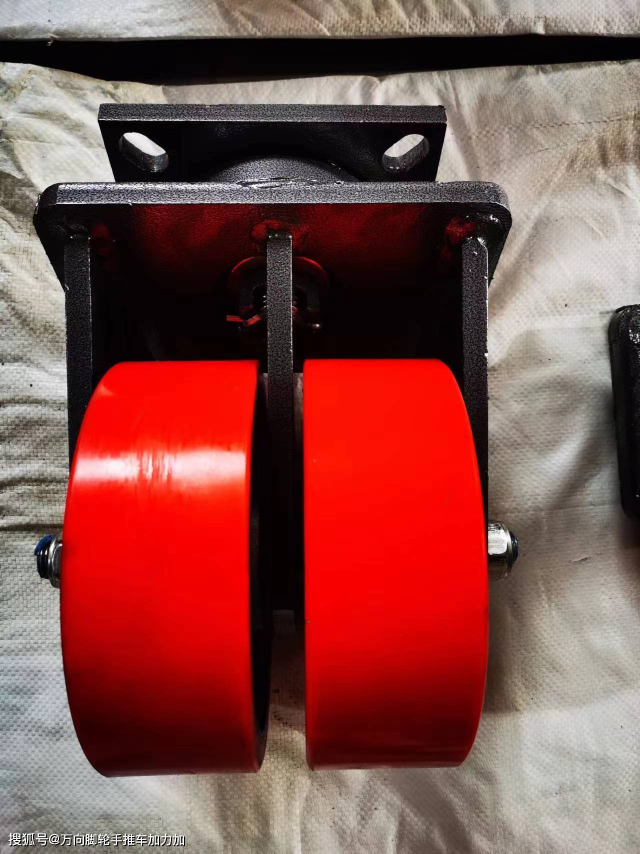 工业聚氨酯承重5吨双排万向轮a滔溪工业聚氨酯承重5吨双排万向轮图片