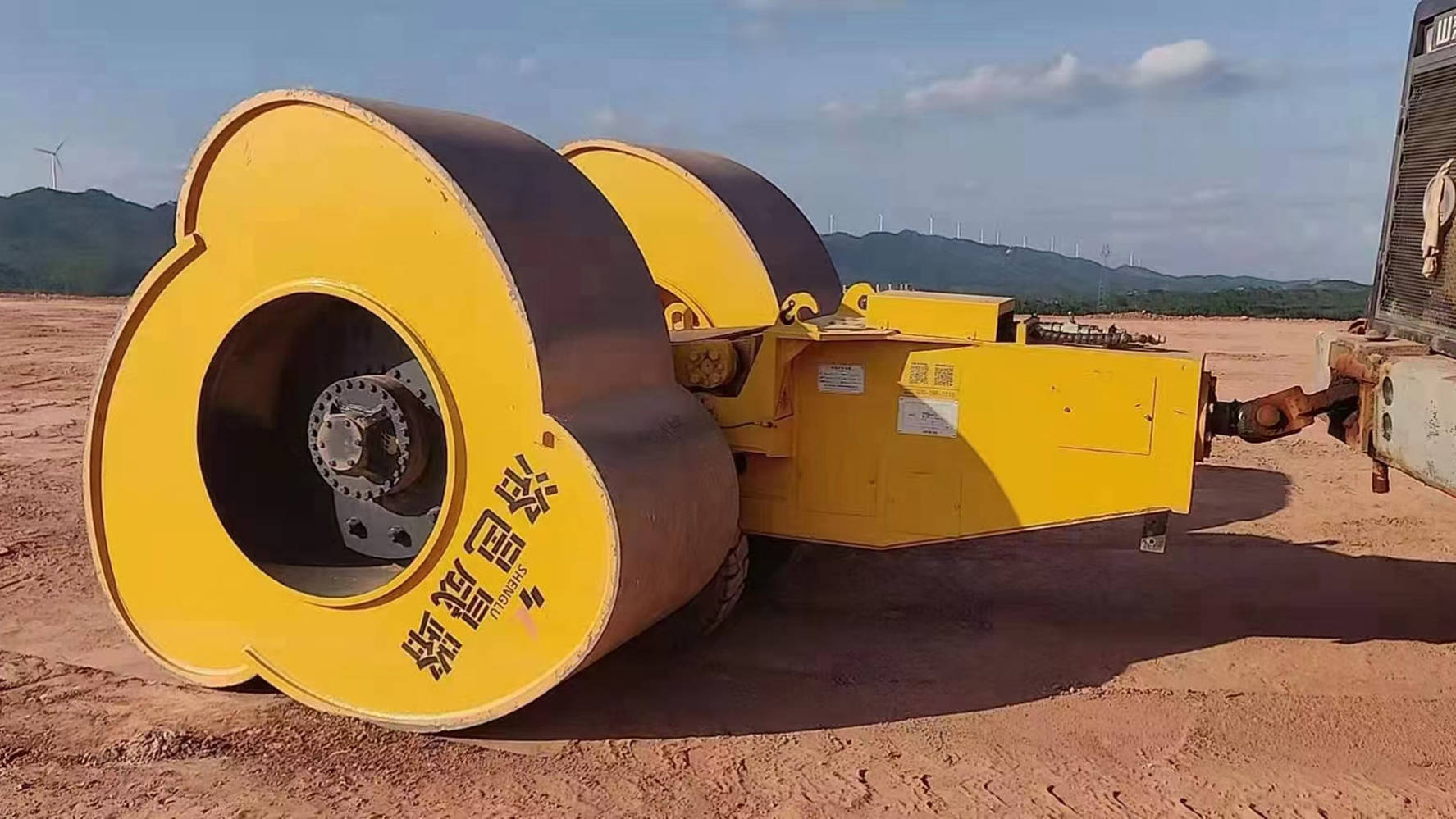 冲击碾压施工效率,yct25冲击碾压路机对路基压实的合理遍数.