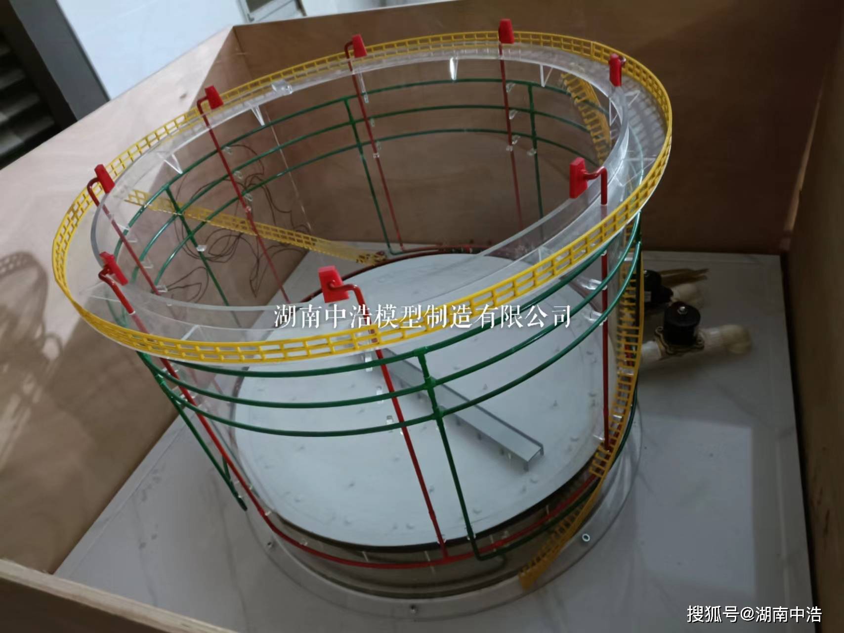 外浮顶储罐实物图片