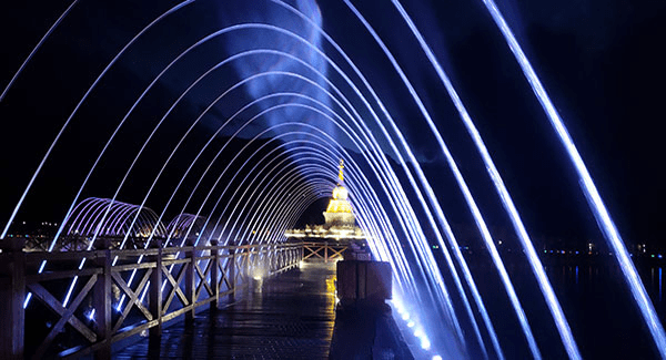 平凡生活的一天,如何收获满满的快乐_水柱_水景_隧道