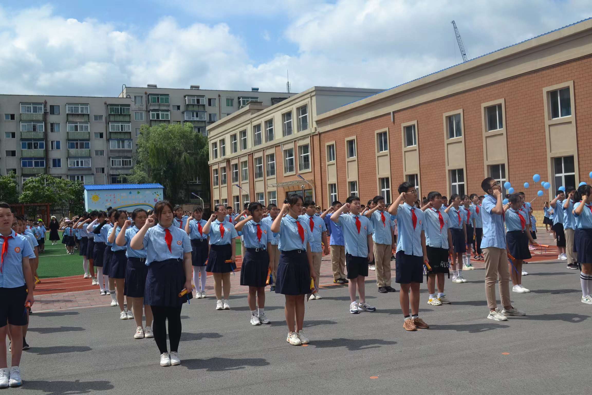 皇姑区北塔小学举行"逐梦新征程,一起向未来"主题毕业典礼_毕业生