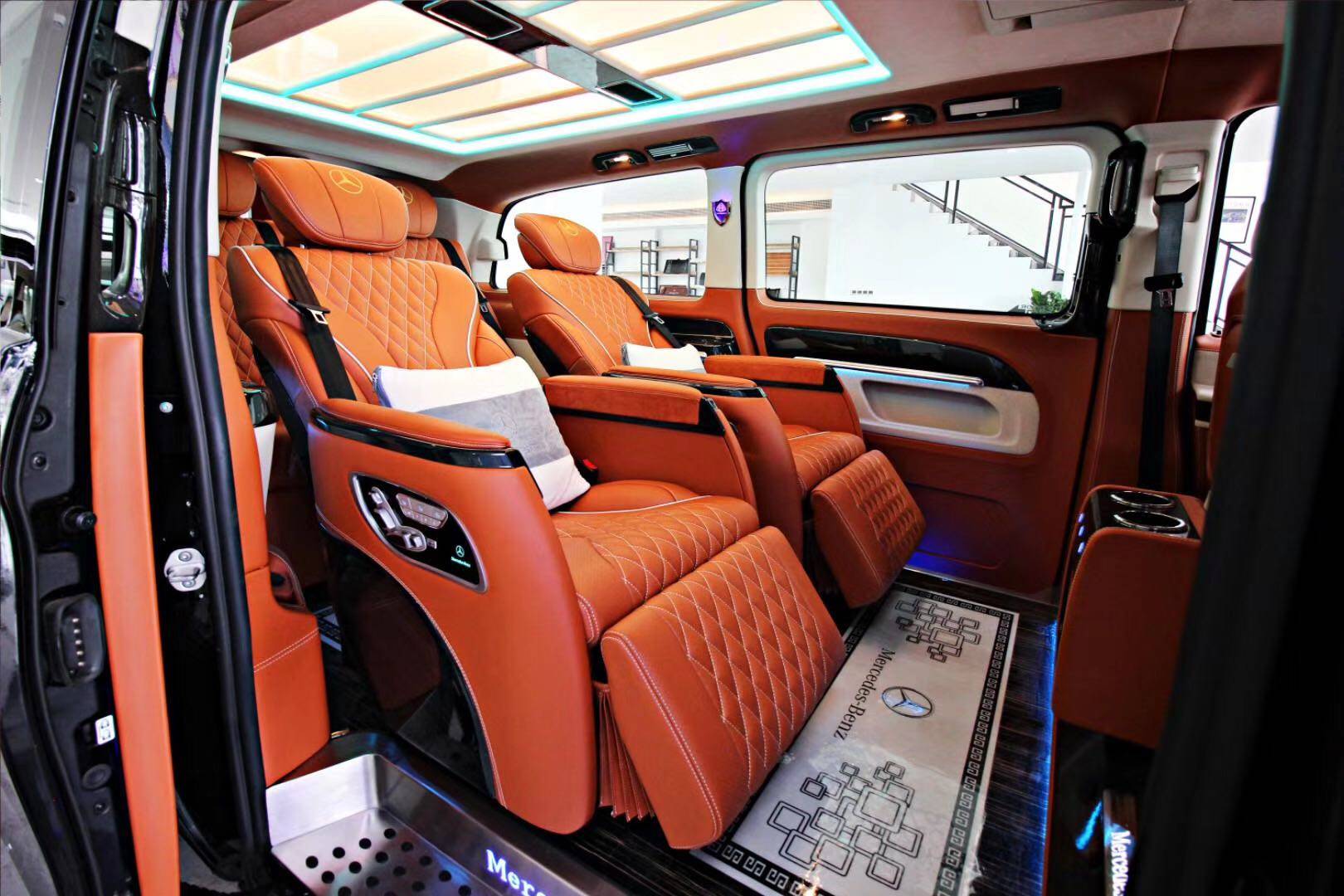 深圳奔驰威霆奢华内饰改装航空座椅安装豪华印花地板顶棚改装迈巴赤