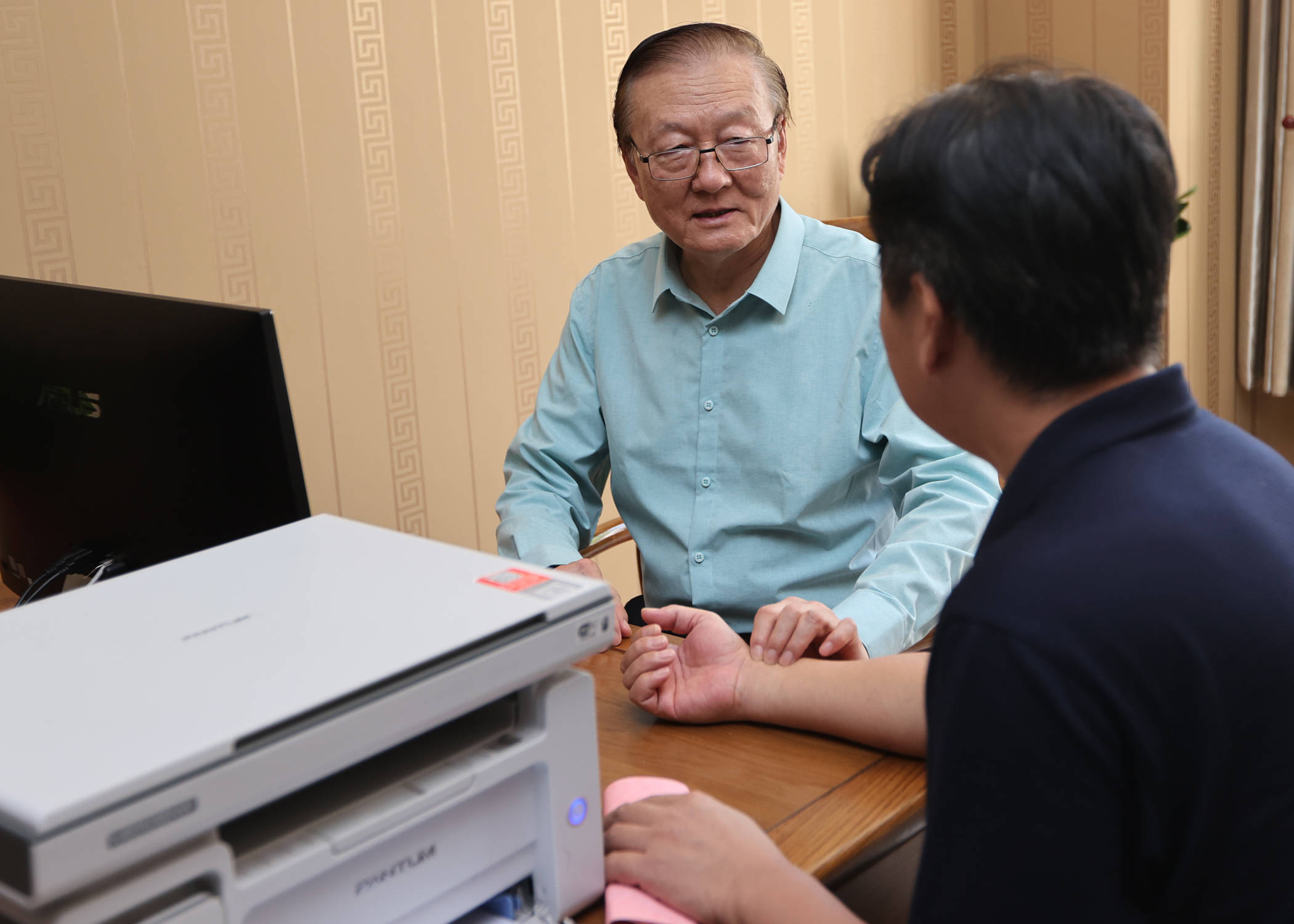 全国名中医长安米氏内科流派米烈汉工作站落户大荔中医院