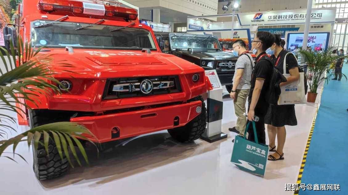 东风猛士m50在第22届中国国际石油石化技术装备展上亮相