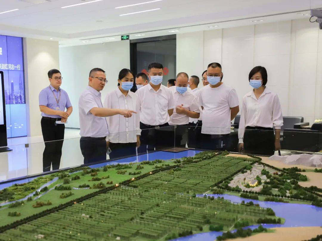云南省威信县委副书记县长赵红一行莅临金恪集团考察交流