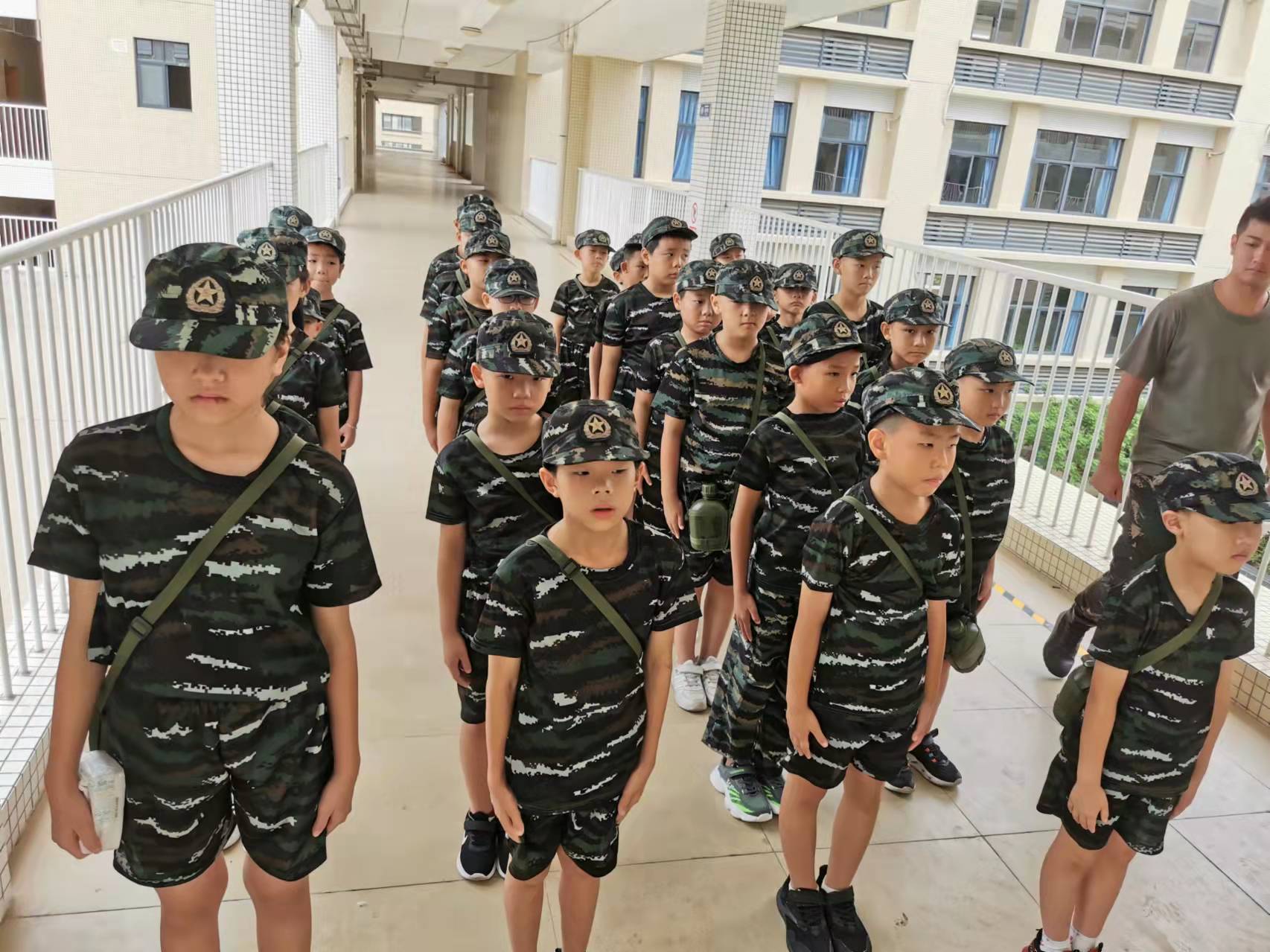 暑假报名参加2022年广州黄埔军事夏令营让小学生打造更好的自己