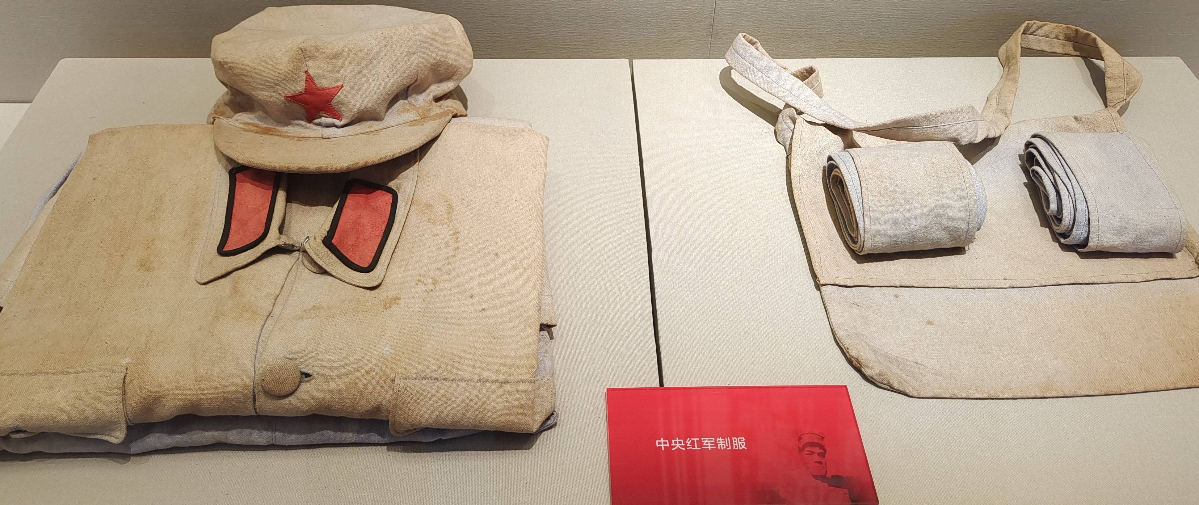 河工大学子暑期社会实践:观红军强渡大渡河纪念馆,不忘初心,牢记使命