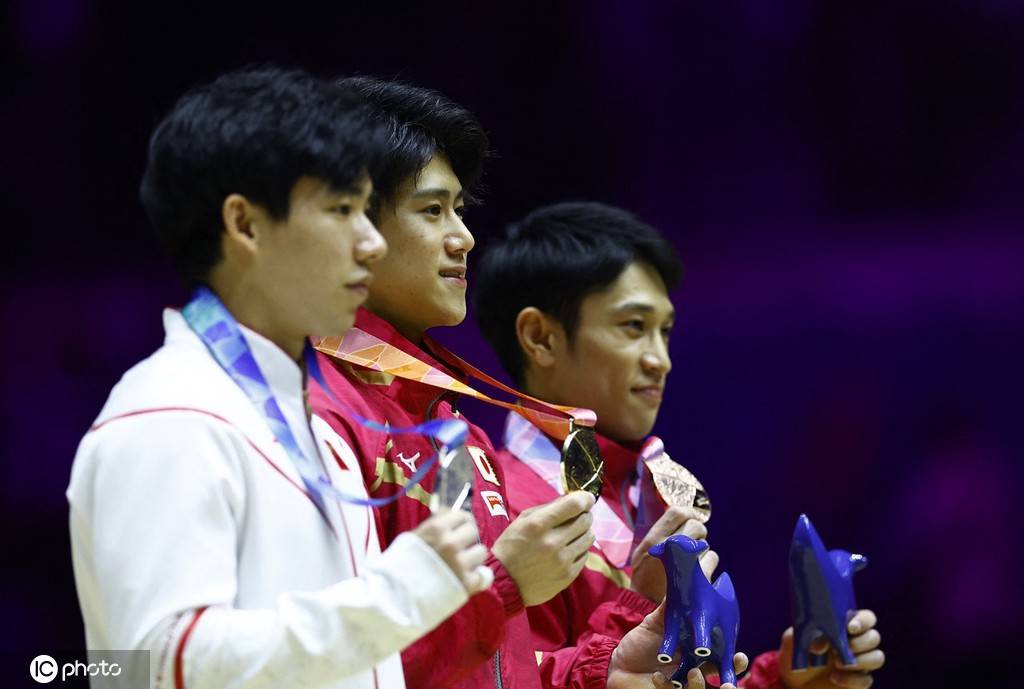 2022体操世锦赛男子个人全能决赛:张博恒获得亚军-搜狐大视野-搜狐新闻