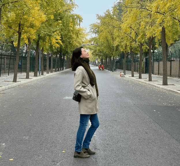 央视第一美人刘芳菲近照!-搜狐大视野-搜狐新闻