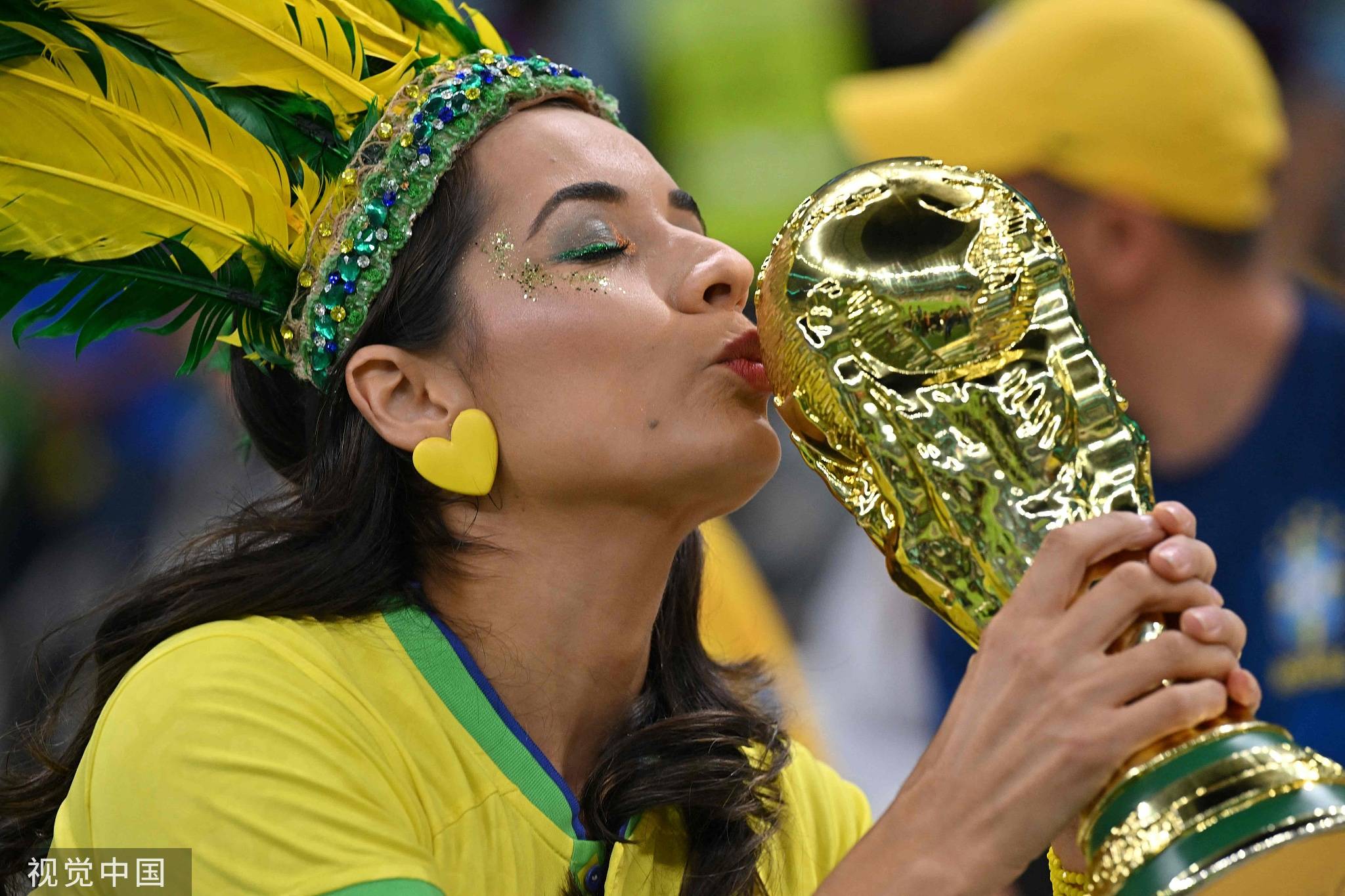 世界杯第一美女出现，逆天颜值魔鬼身材，不愧来自哥伦比亚啊！