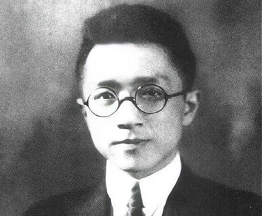 为了躲避战乱成立了西南联大,叶曼跟随丈夫田宝岱一起踏上求学之路,从