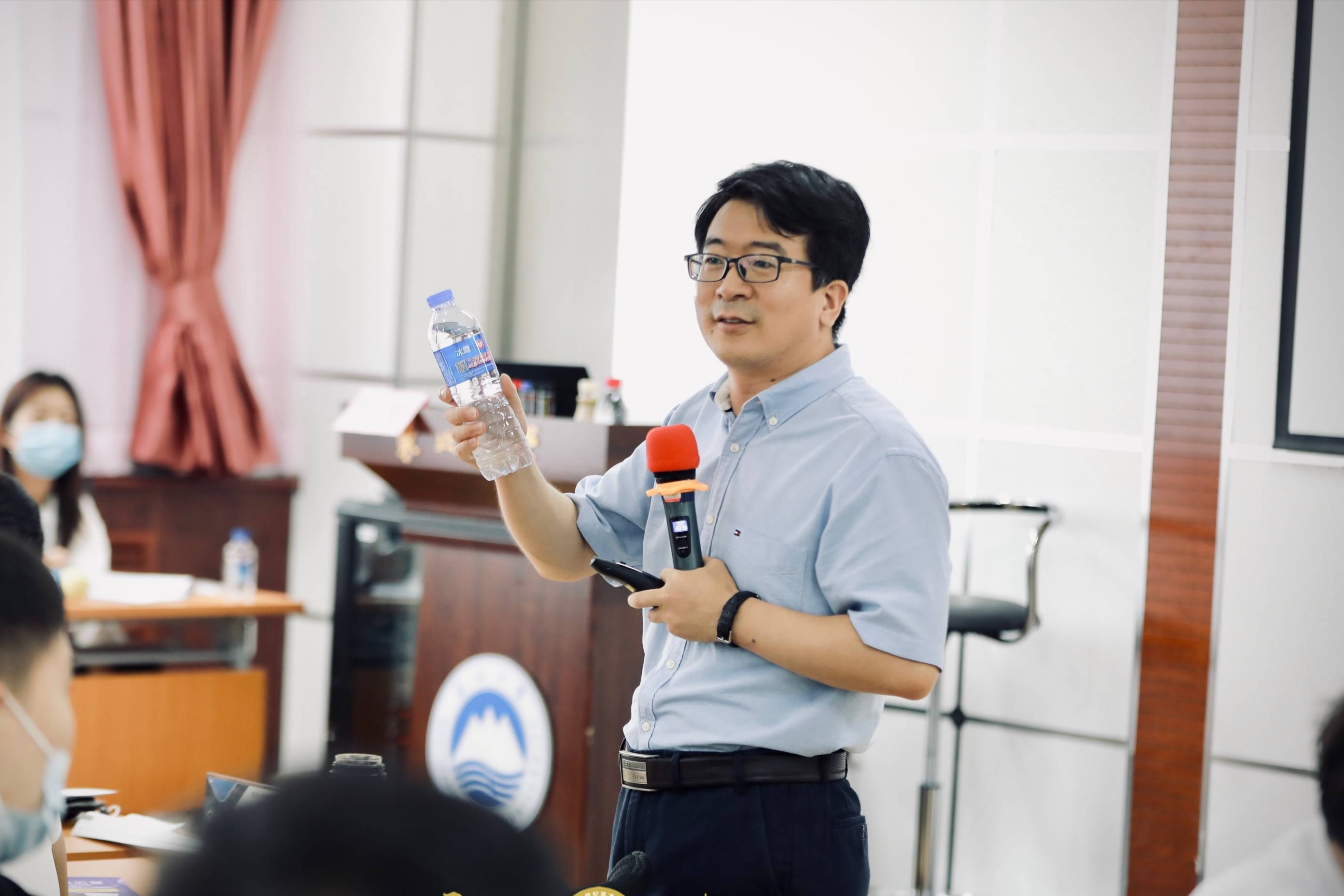 新华章营销王飞:疫情放开对企业是机遇也是挑战_销售_经济_工作