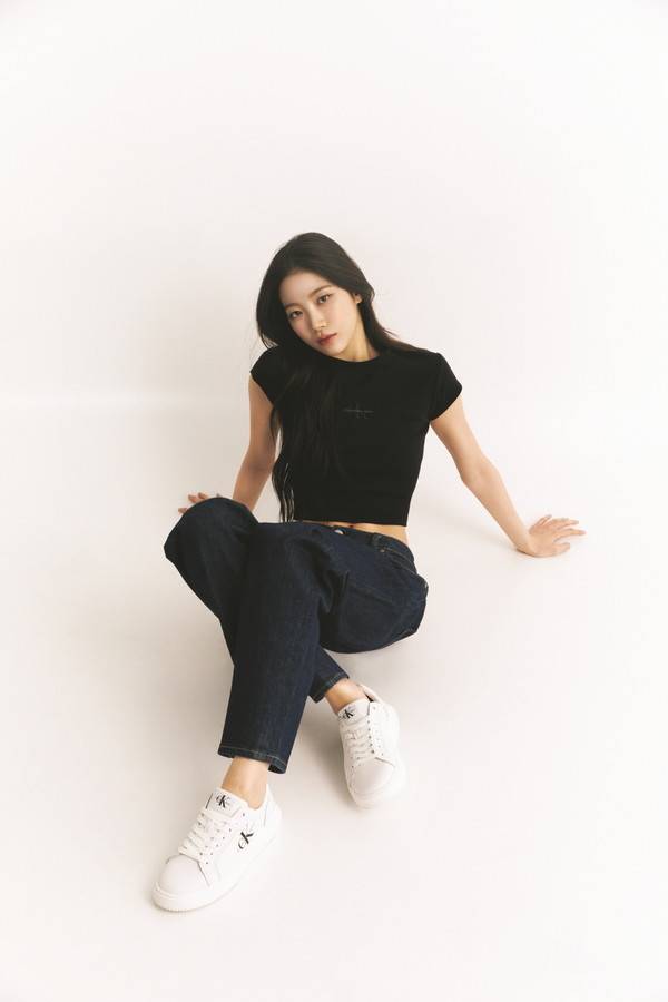 运动腹肌美女!LE SSERAFIM中村一叶拍最新宣传照-搜狐大视野-搜狐新闻