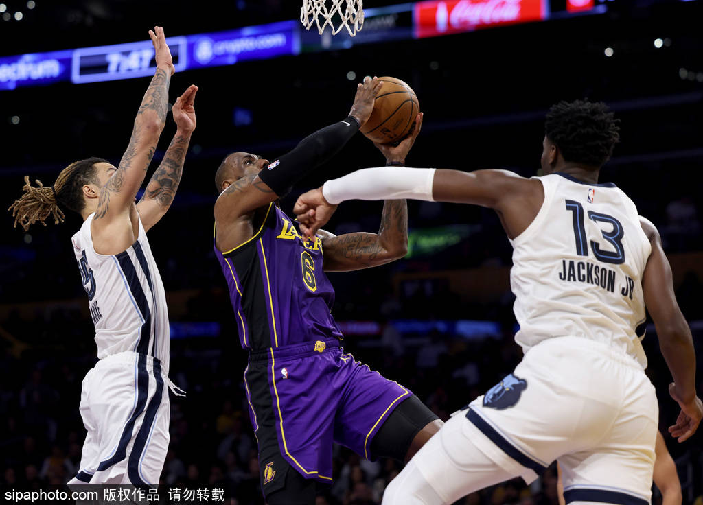  詹姆斯转战篮网开启职业生涯新篇章布鲁克林迎来新时代