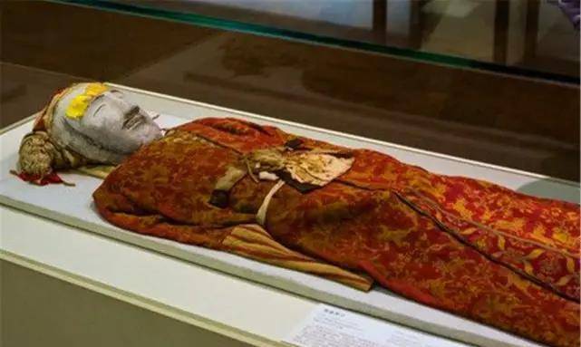 8米,游客看后不敢靠近!_美男子_研究_面具