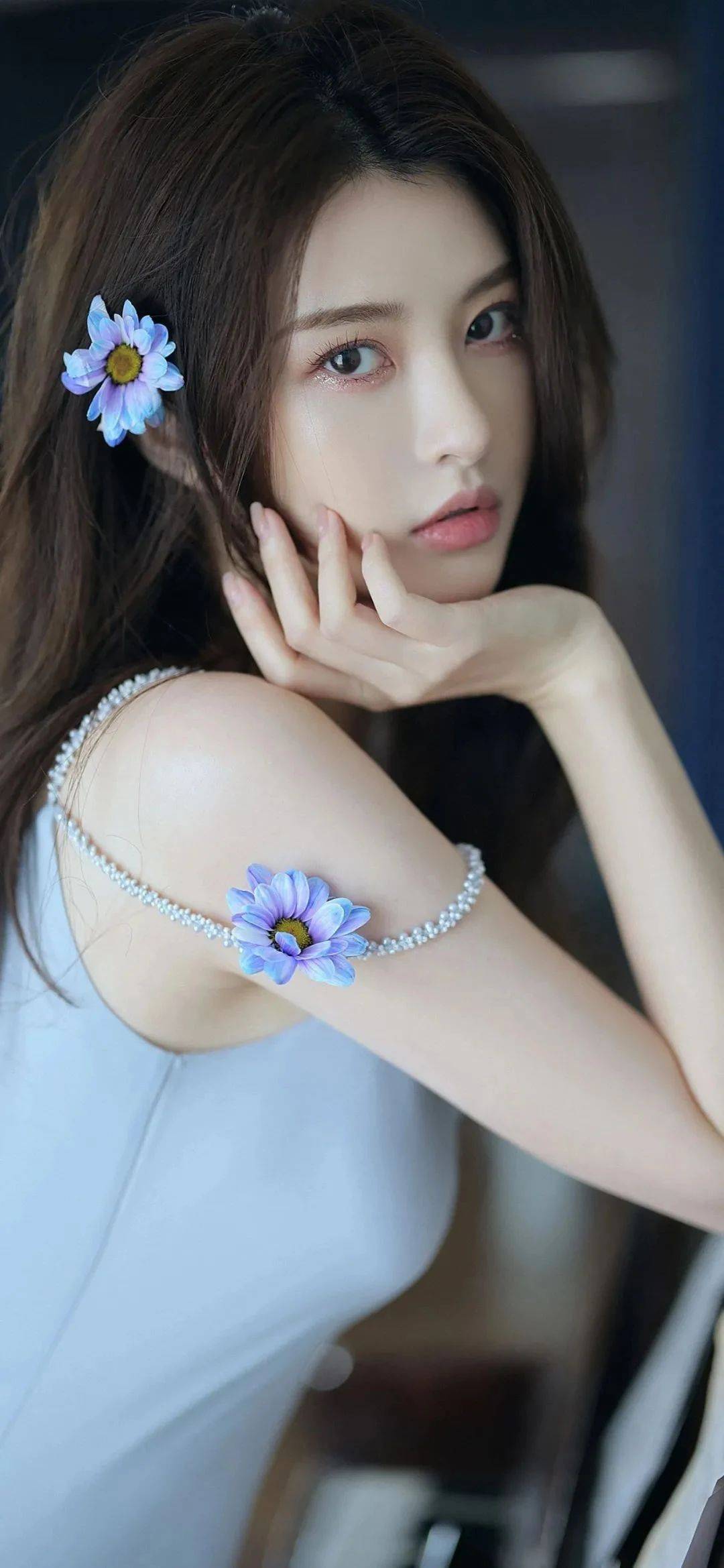 手机美女壁纸230201_素材_版权_网络