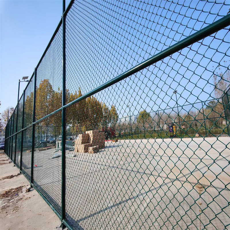 检验篮球场围栏网质量的技巧都有哪些-安平县恒迅交通设施制造_测量