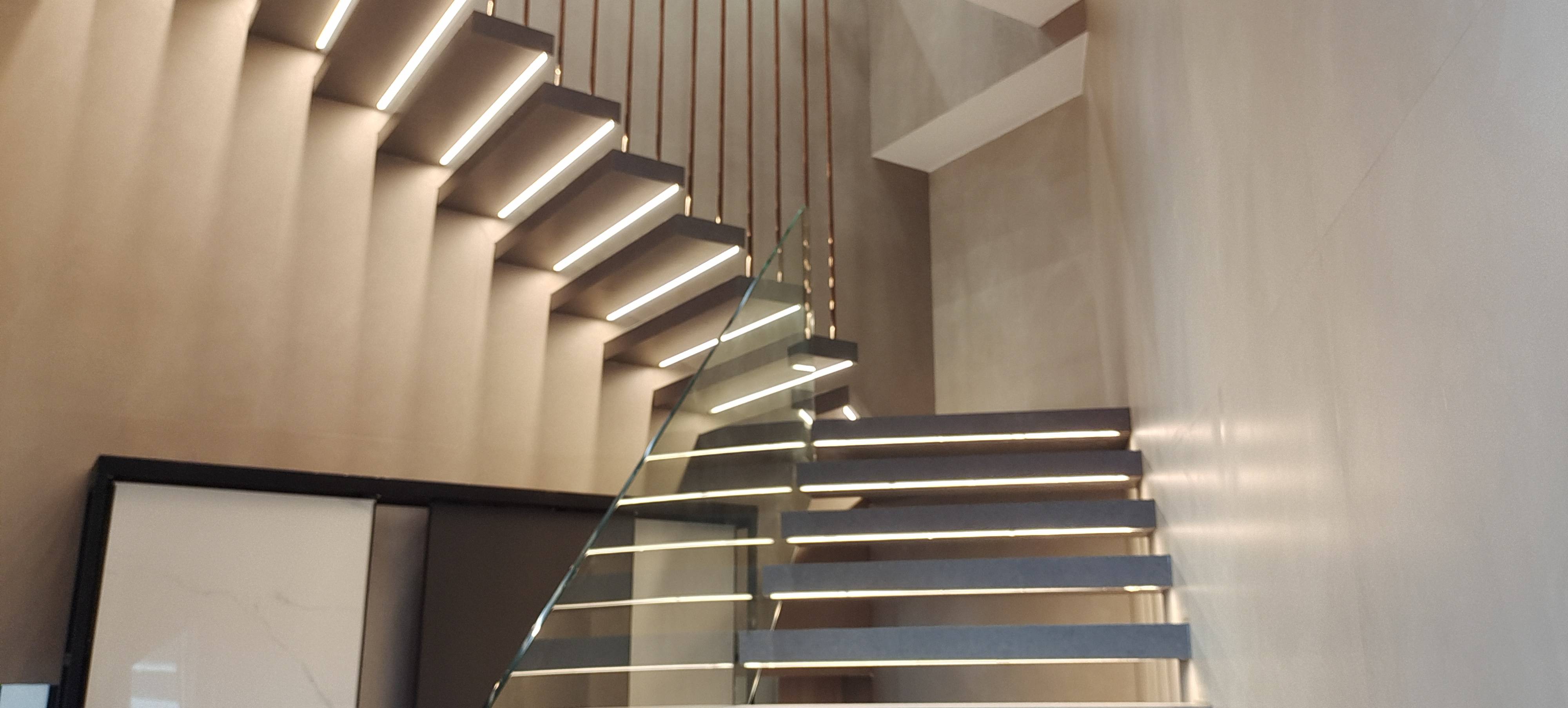 如何用灯光打造梦幻楼梯,我只用了3招!_照明_效果_台阶