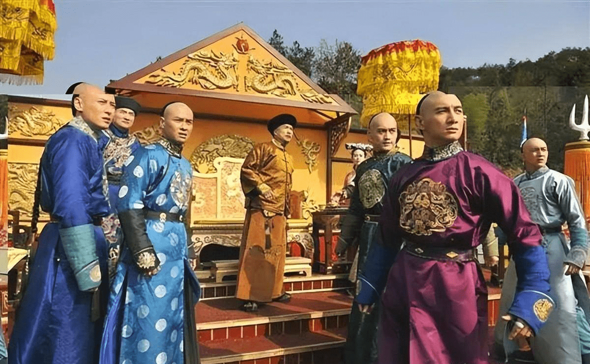 康熙九子争位 ,胤禩,胤禵都比胤禛优秀,为何笑到最后的是胤禛?