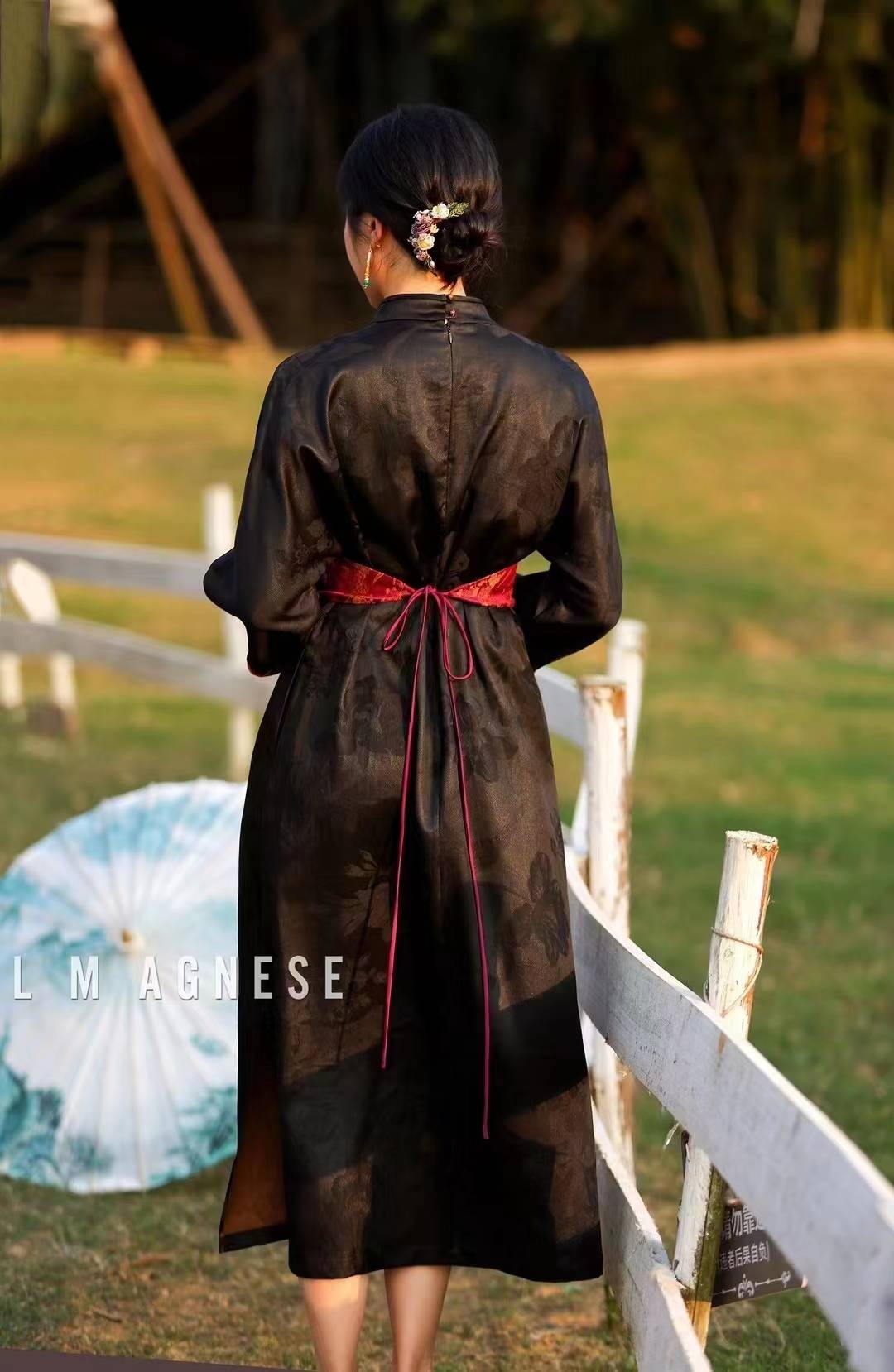 香云纱:千年历史传承,把艺术品穿在身上_面料_穿着_丝绸