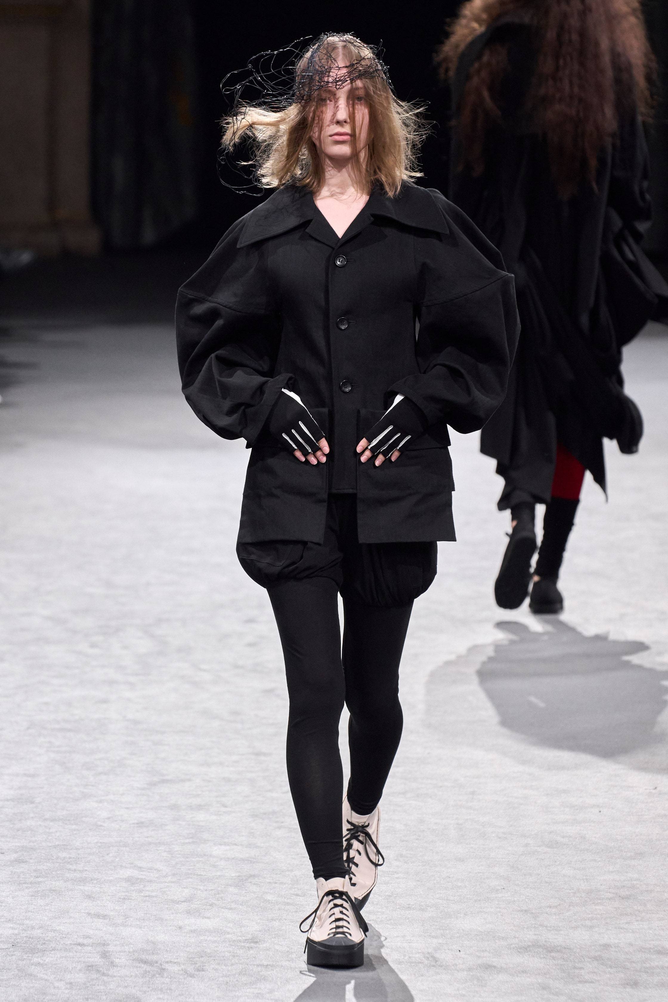 山本耀司yohji yamamoto巴黎时装周2023秋冬秀场