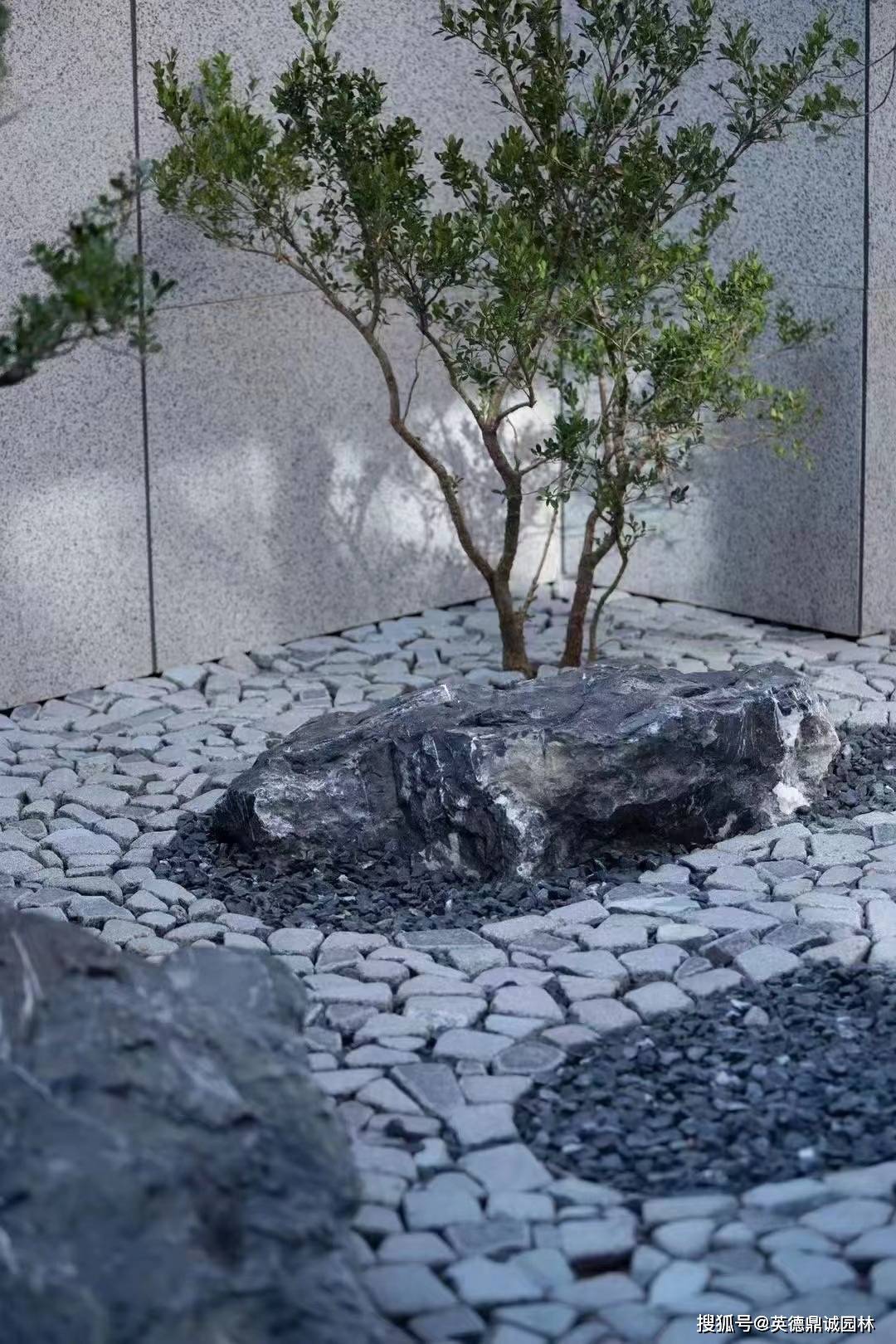 砾石,鹅卵石,黄蜡石,黄蜡石刻字石,太湖石,泰山石,黑山石各类园林景观