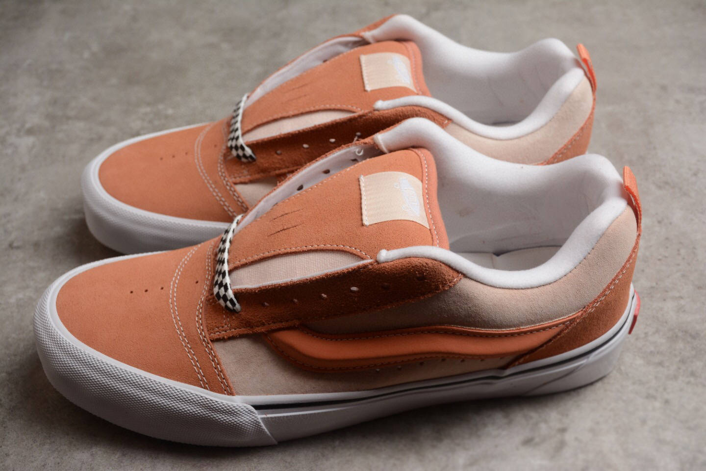 万斯vans knu skool 面包低帮休闲滑板鞋_碰撞_条纹_脚趾