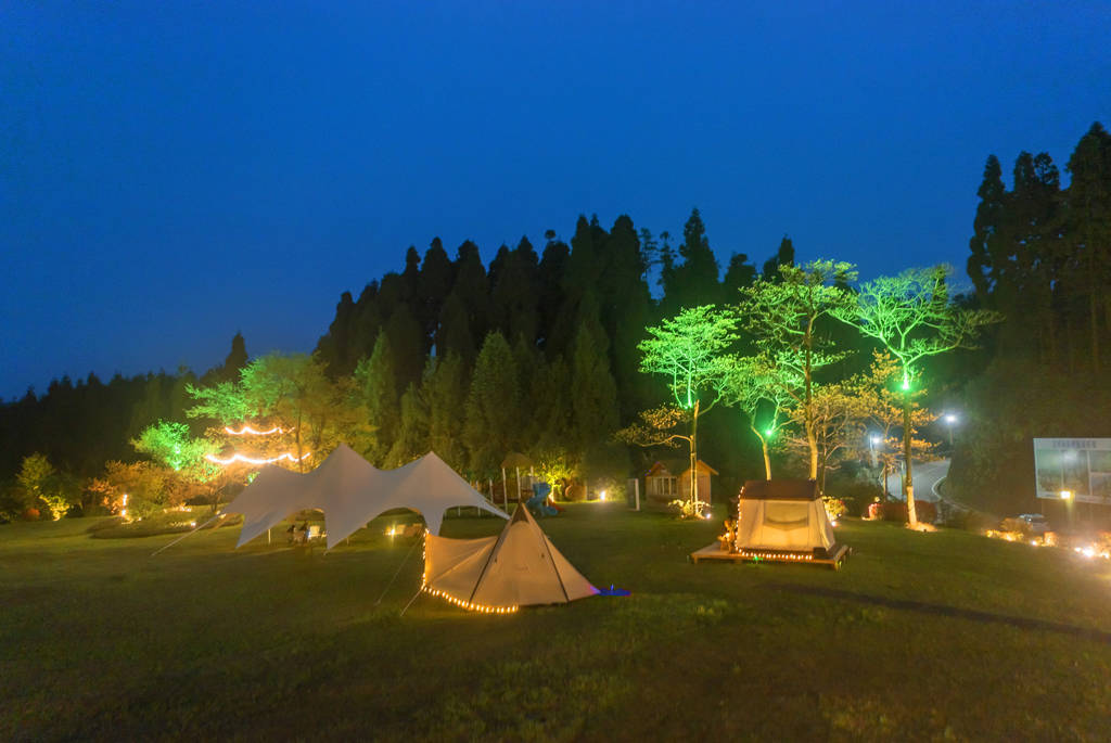 四川洪雅:玉屏山夜景迷人