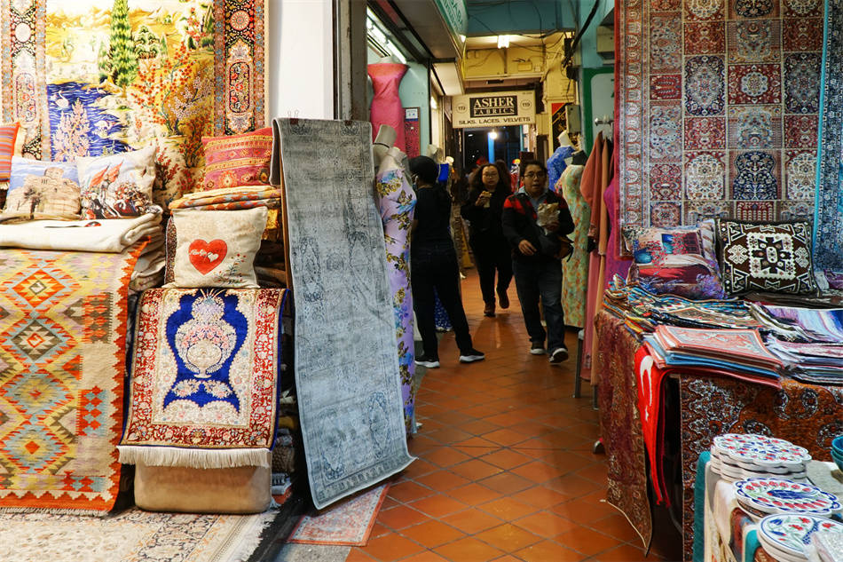 新加坡:五脚基下风情(一) 目迷五色之"小穆斯林"_甘榜格_马来_孤岛