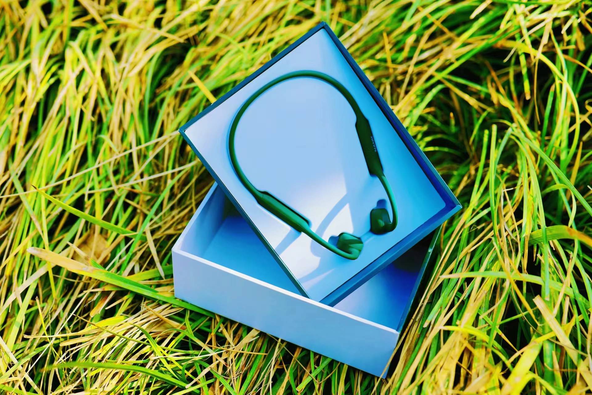 新品｜“违背祖宗的决定”，南卡NEO终于不用祖传触点充电啦！