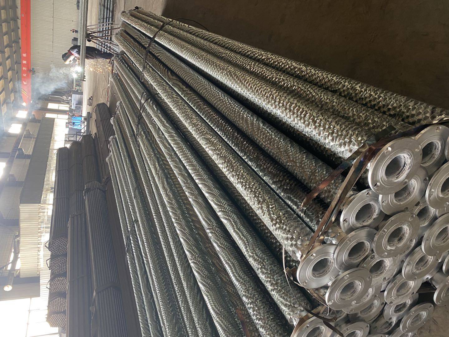 翅片管散热器的简介及特点(翅片散热器的翅片间距多少合适)