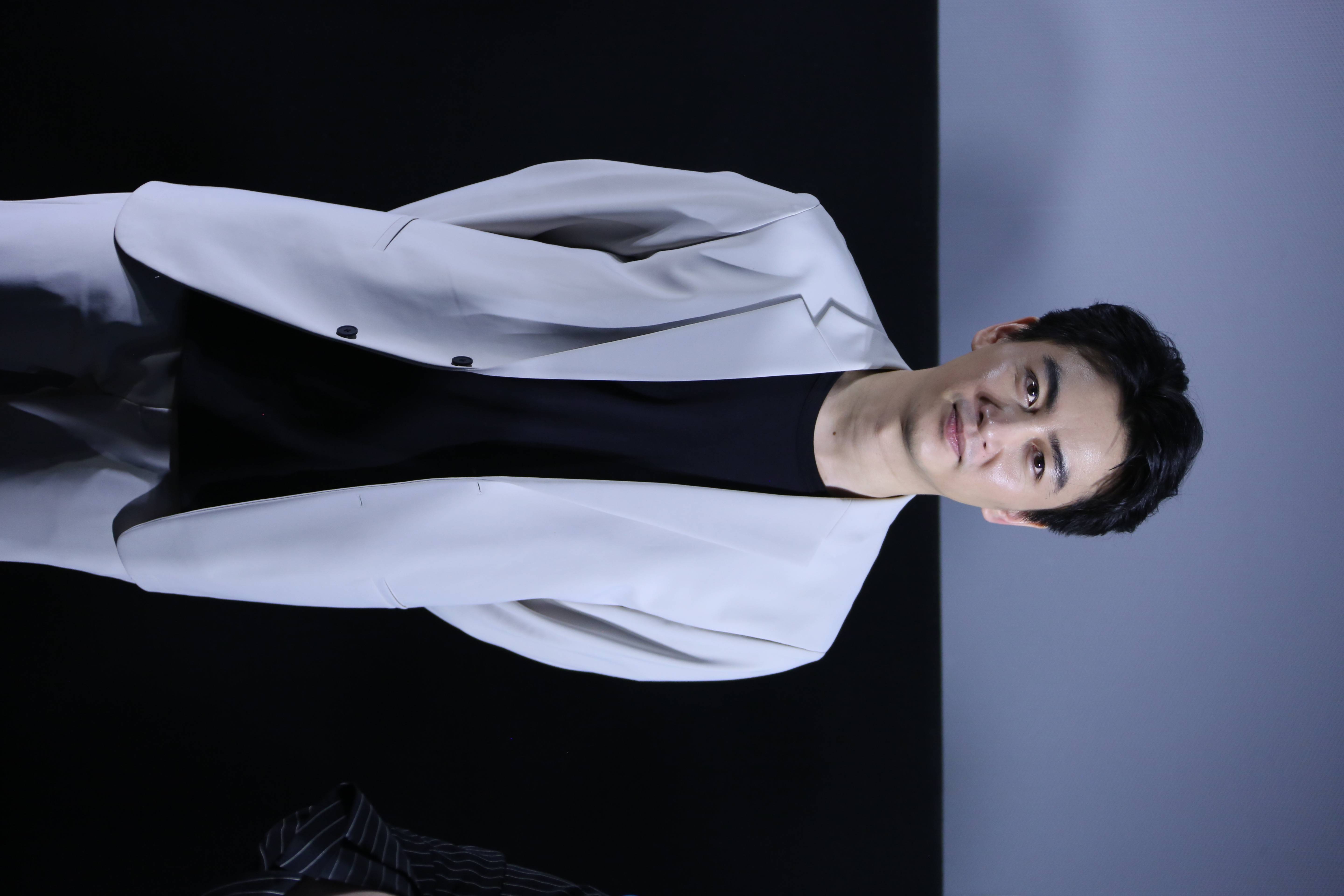 陈晓调侃拍《云襄传》拿了女主剧本 回应被毛晓彤公主抱"很过瘾"_阿远