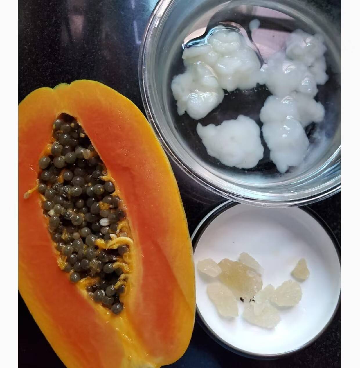 木瓜炖雪蛤的家常做法,营养丰富,美味可口_食材_容器_枸杞