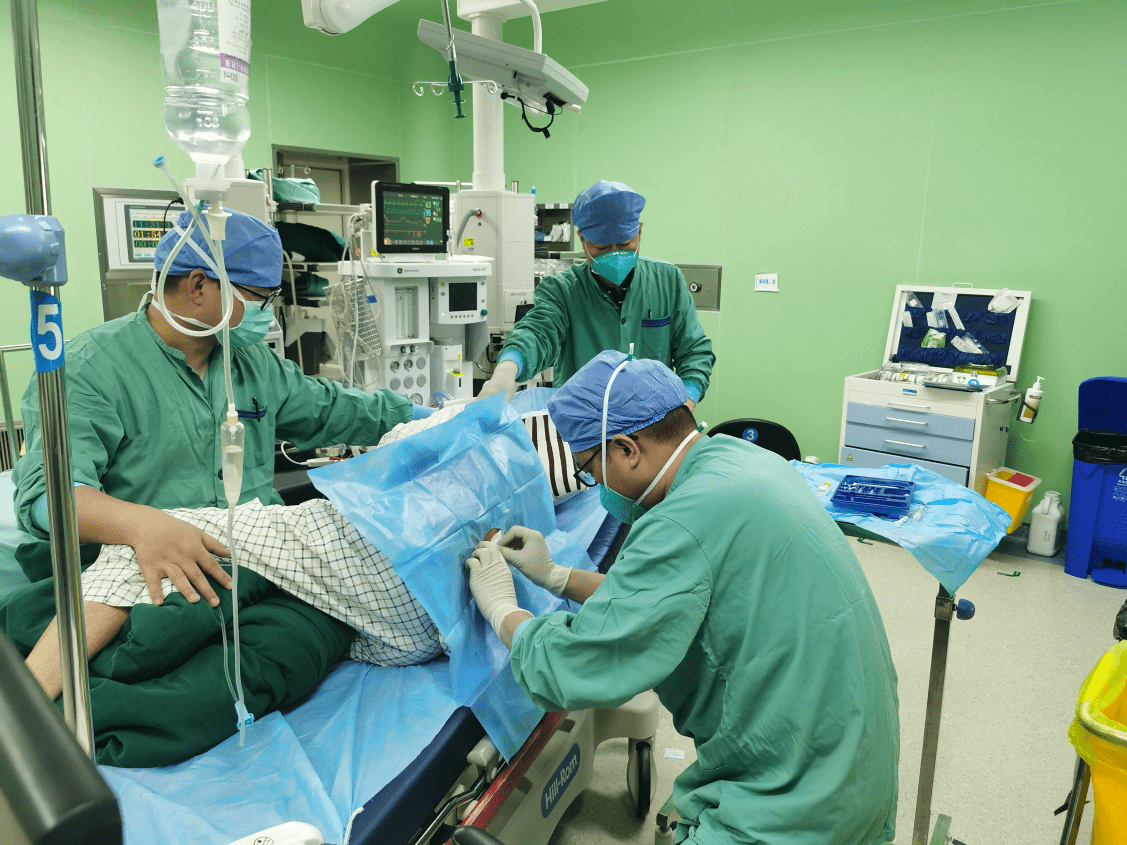苏州高新区人民医院成功为重度强直性脊柱炎患者实施麻醉