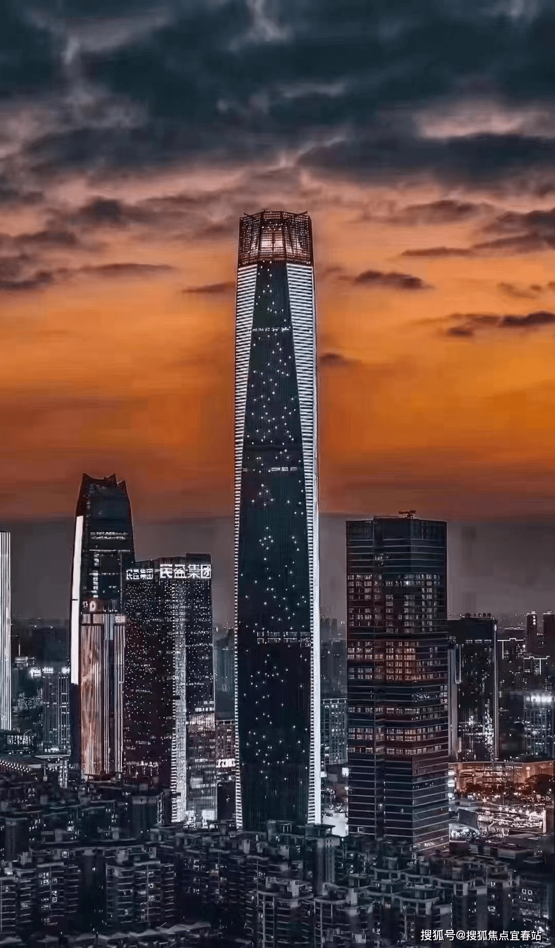 国贸旁烂尾12年大厦,将建8.2万平住宅!