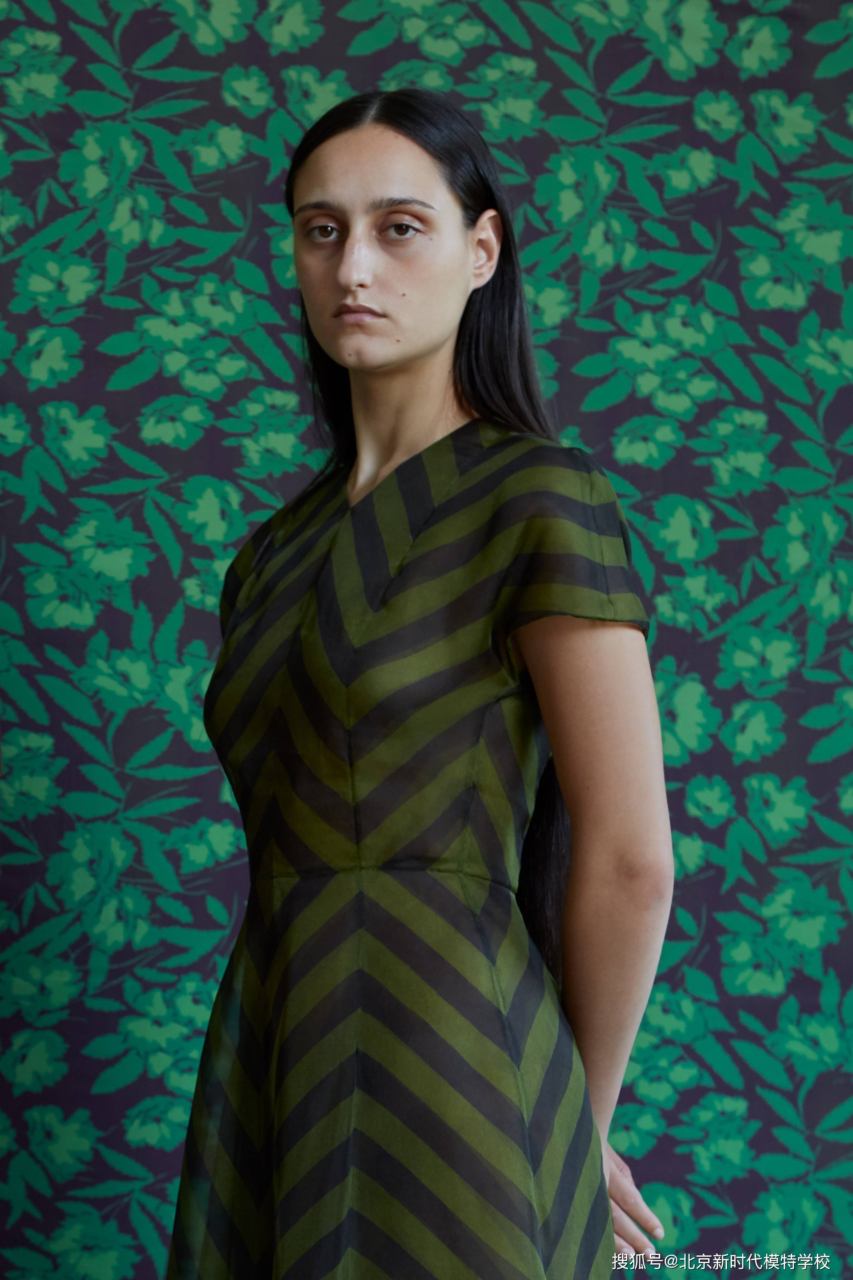 服装表演模特艺考:考什么?好不好考?_技能_素质_领域