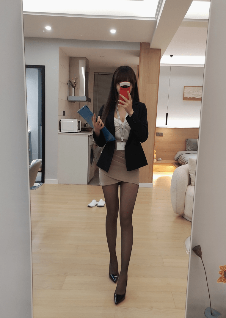 雪琪sama写真~ol后辈出差第一天 cosplay图片资源_作品_图集_角色