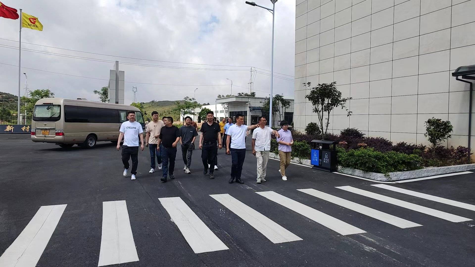 汝城县县委书记黄四平,县委常委,副县长李贤飞,汝城经开区管委会主任