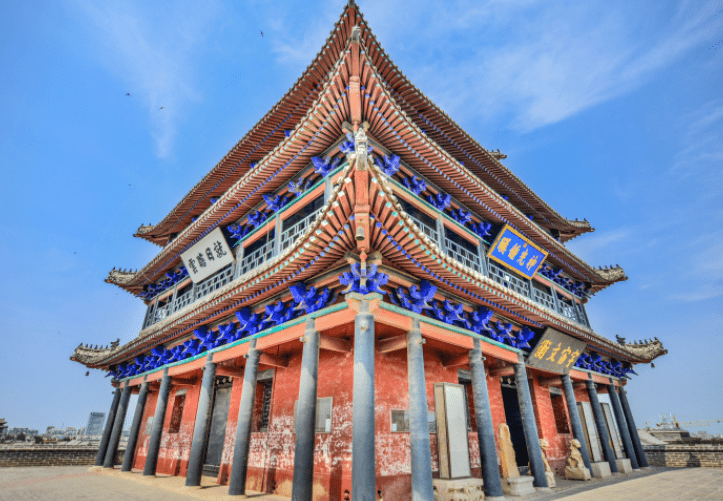 聊城文庙东昌湖是聊城市的名胜之一,也是中国最大的内陆淡水湖之一.