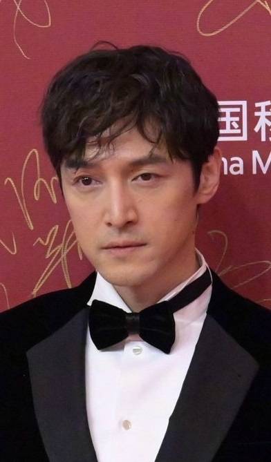 上海电影节红毯男明星谁赢了:谢霆锋绝了_状态_鲜肉_脸部