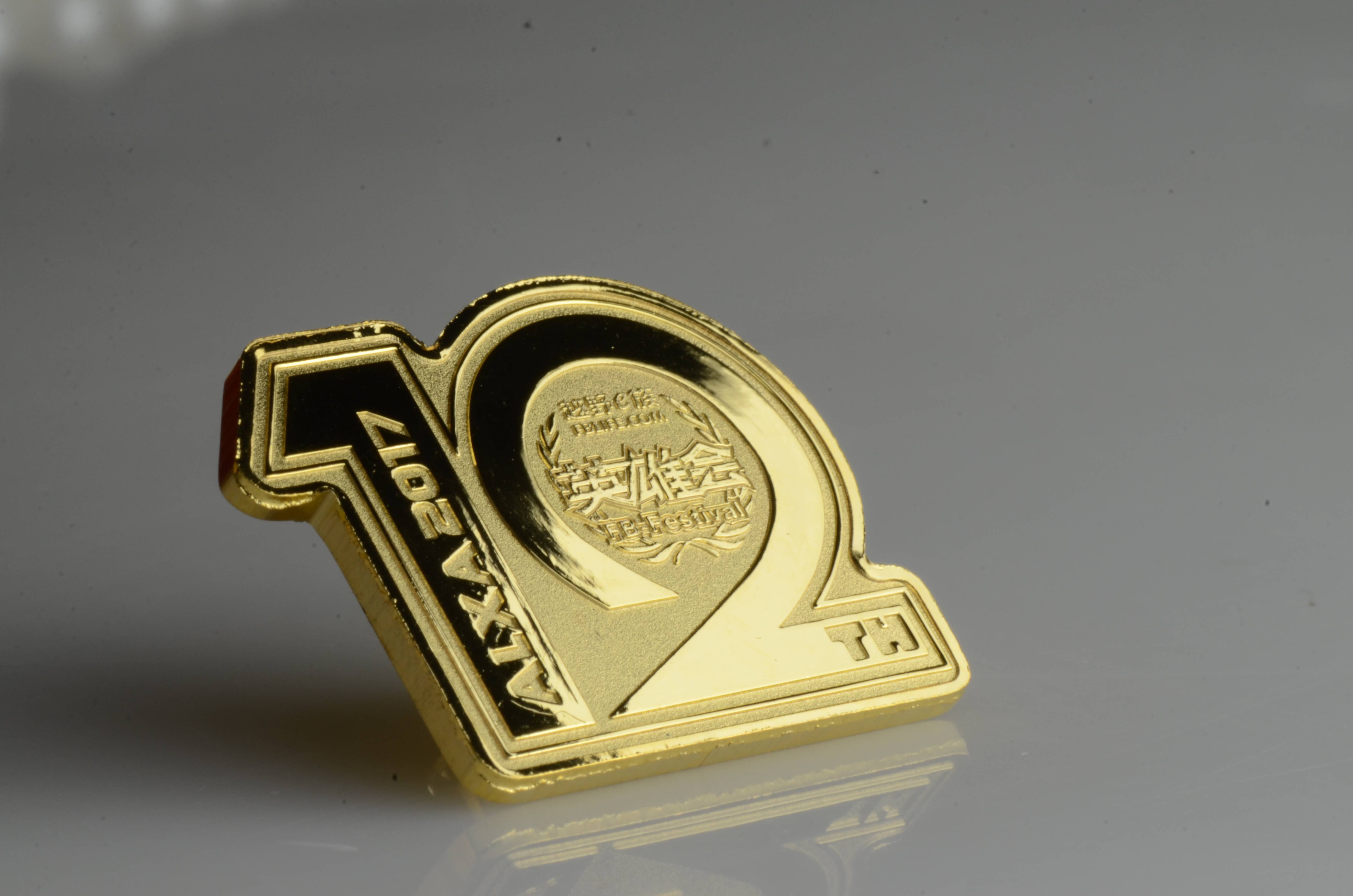 徽章厂家定制怎么打样_进行_模具_个人